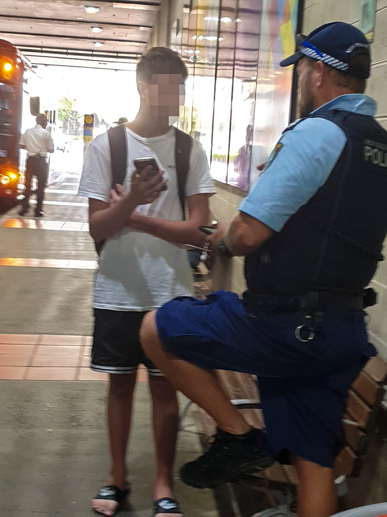 Ppolic Checking ticket
