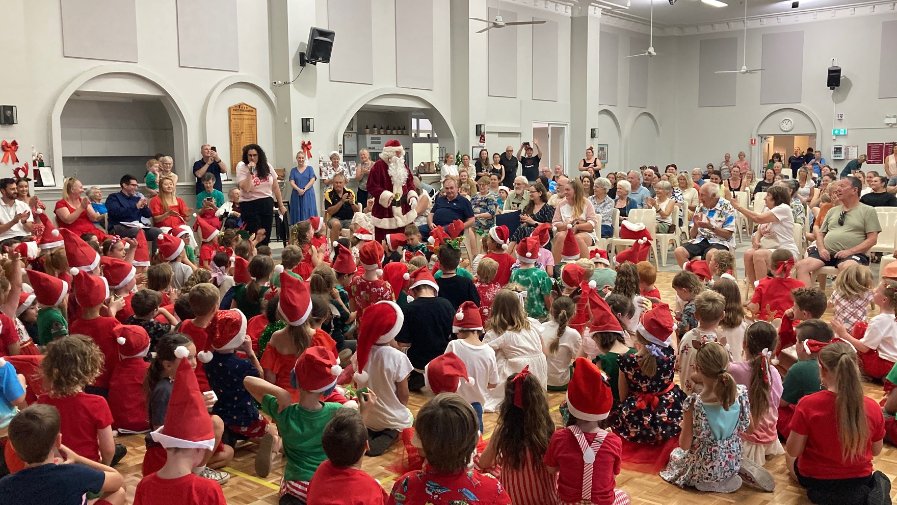 Kincumber ps students perform carols 